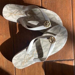 Michael KORS flipflops